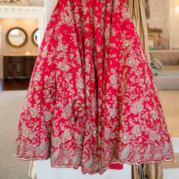 Dolly J US 4 Heavy Bridal Lehenga and Dupatta Indian Wedding - Picture 3 of 4